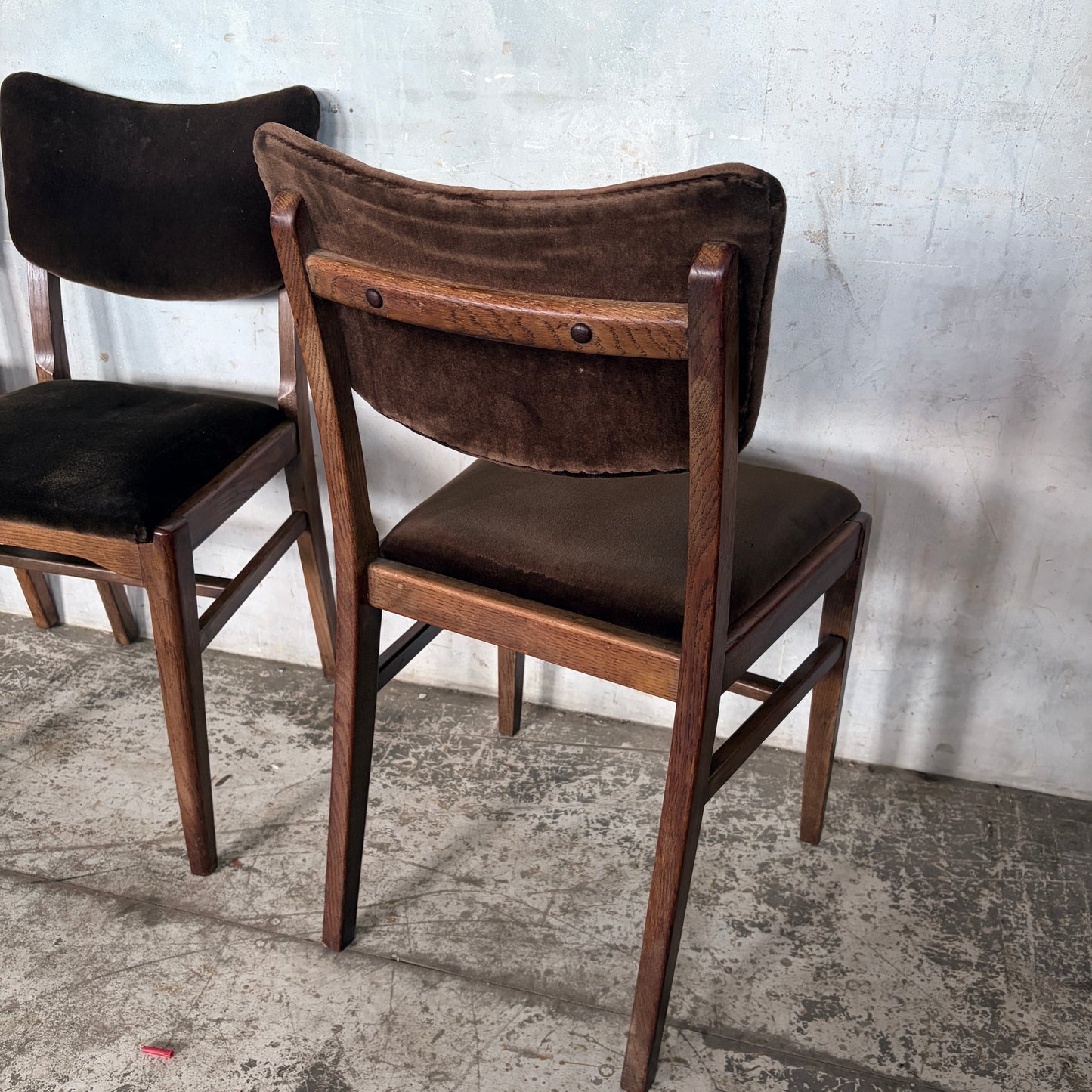 Mid Century Set of Four Oak Butterfly Back Dining Chairs