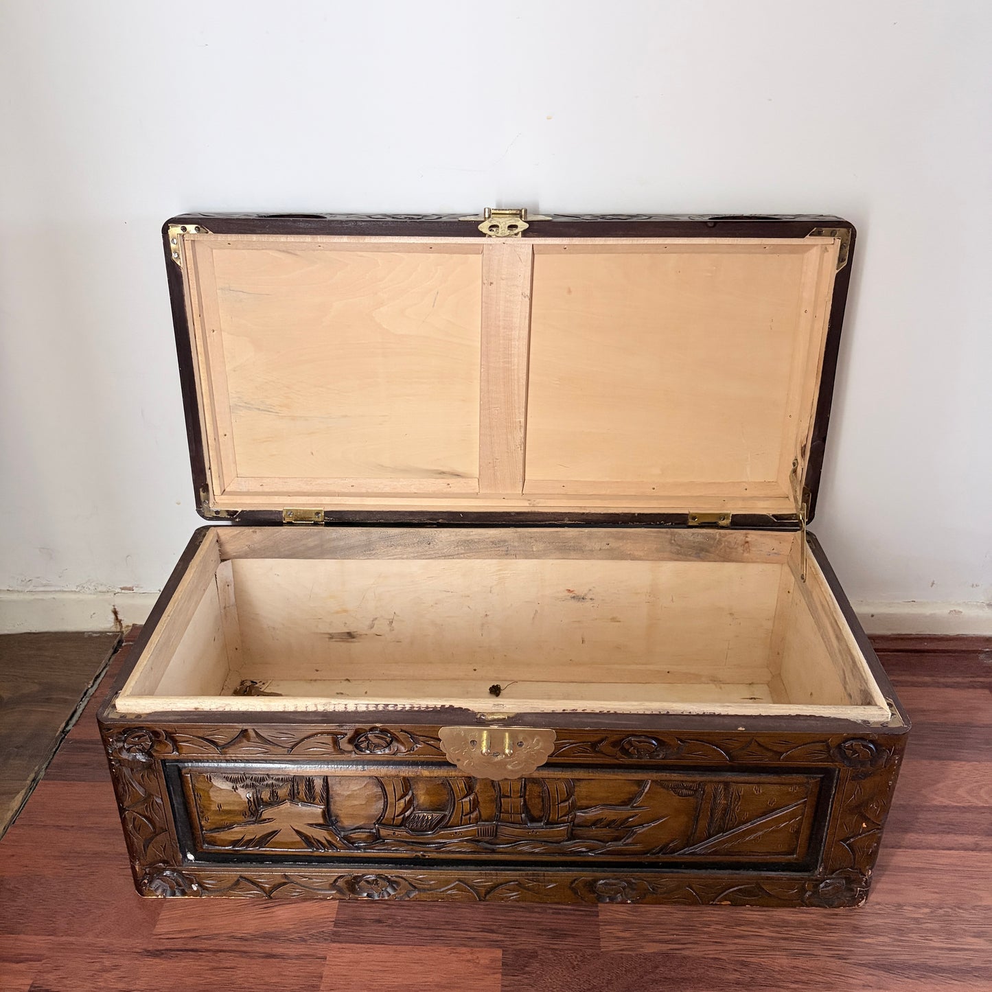 Antique Chinese Camphor Wood Carved Blanket Chest Hand-Carved Hope Chest Storage Trunk