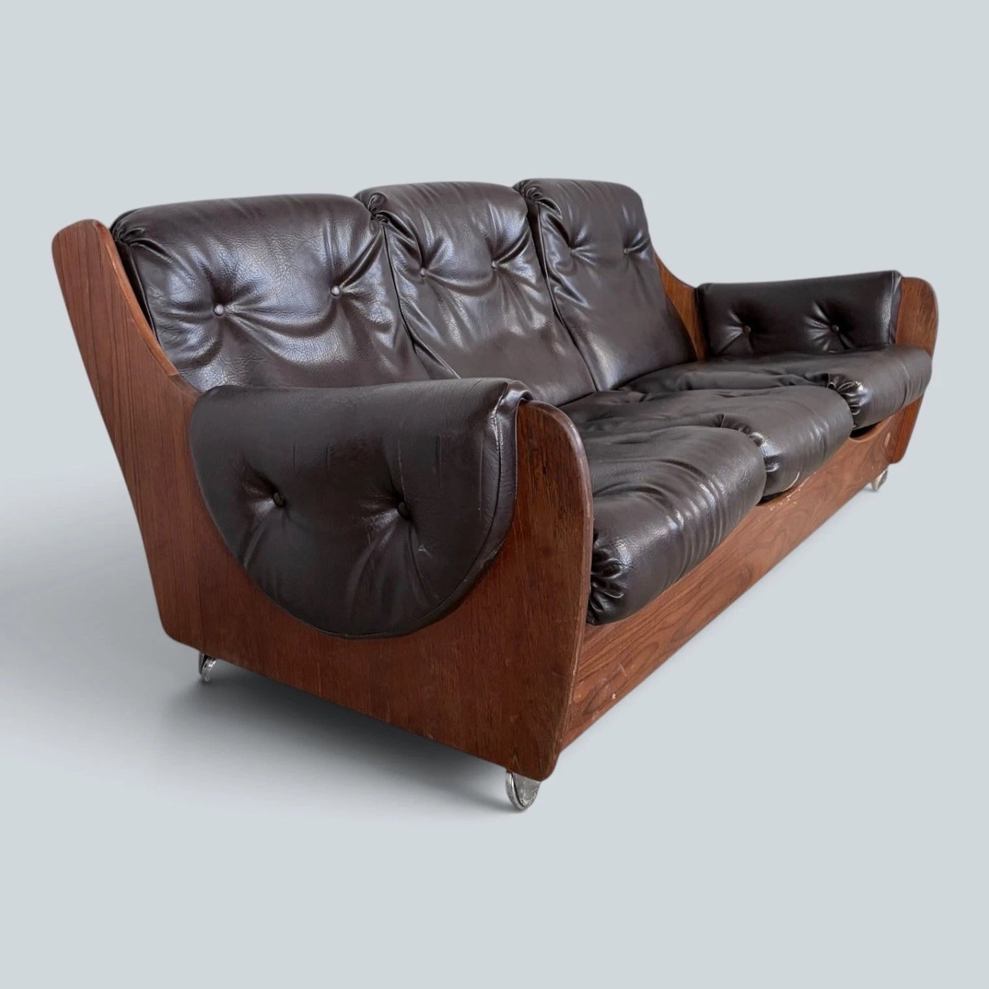 Vintage G Plan Saddleback Three Seater Leather Sofa Mid Century Teak Sofa – image 6