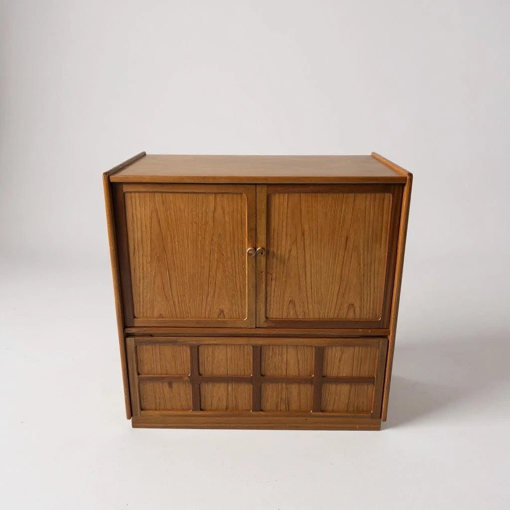 Mid Century Modern Nathan Furniture Media Cabinet