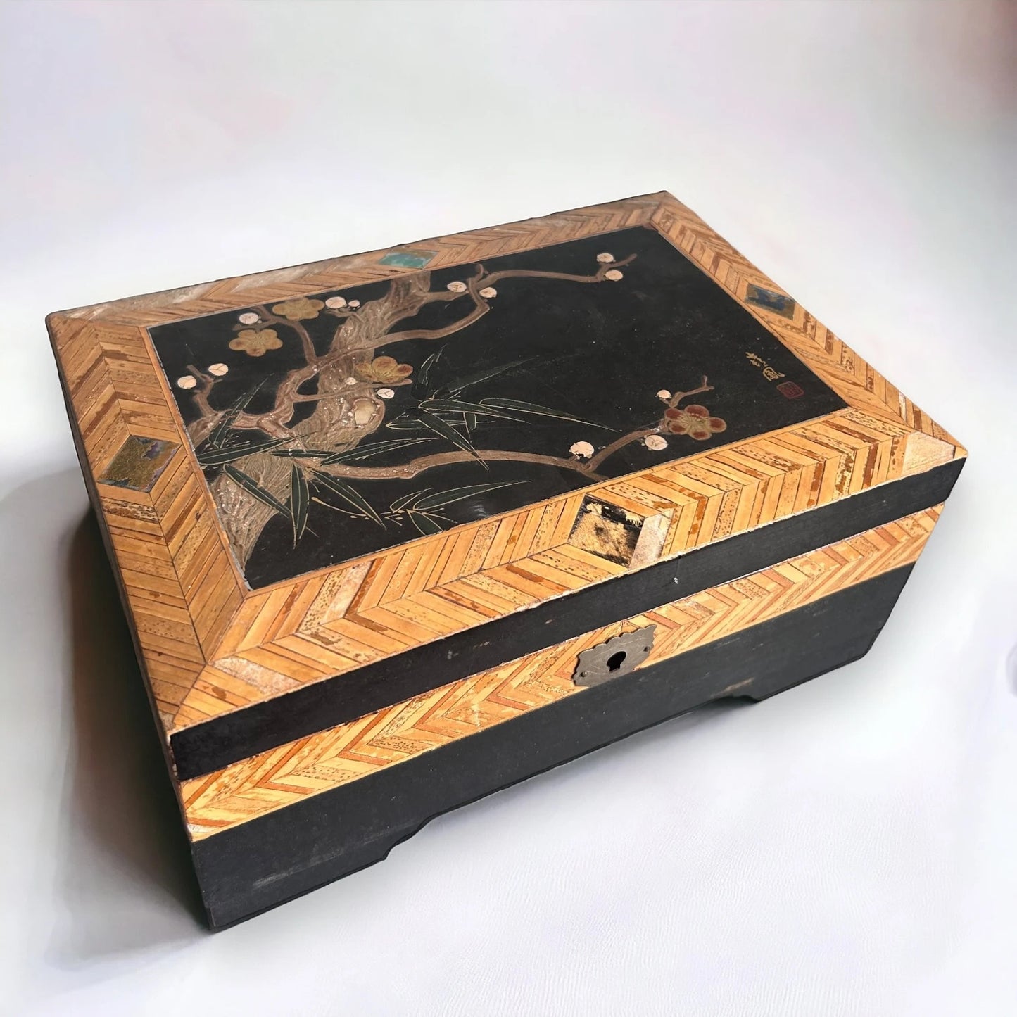 Vintage 1960s Japanese Laquer and Abalone Shell Jewellery Box