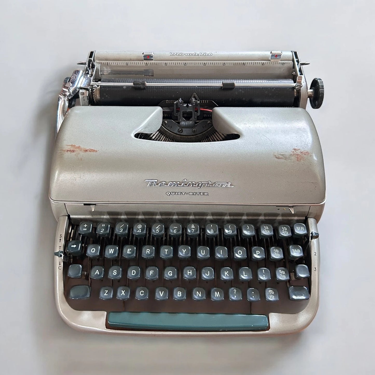 Mid Century Remington Quiet-Riter Typewriter