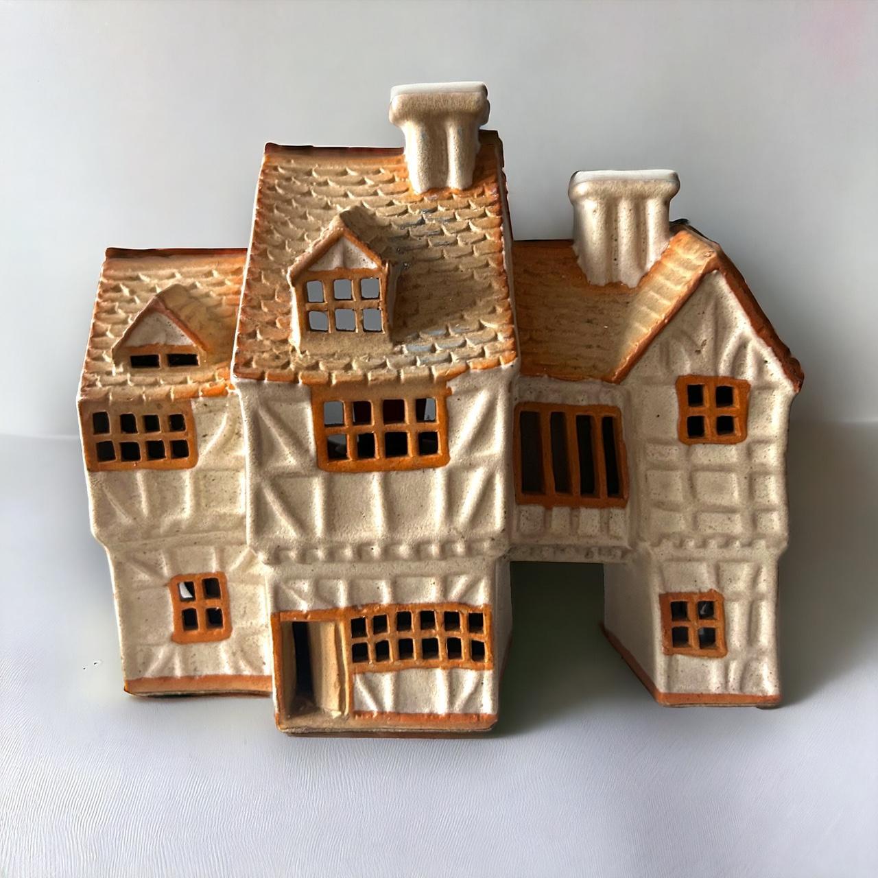 Vintage 1970s Shelf Pottery Cottage Home Lamp