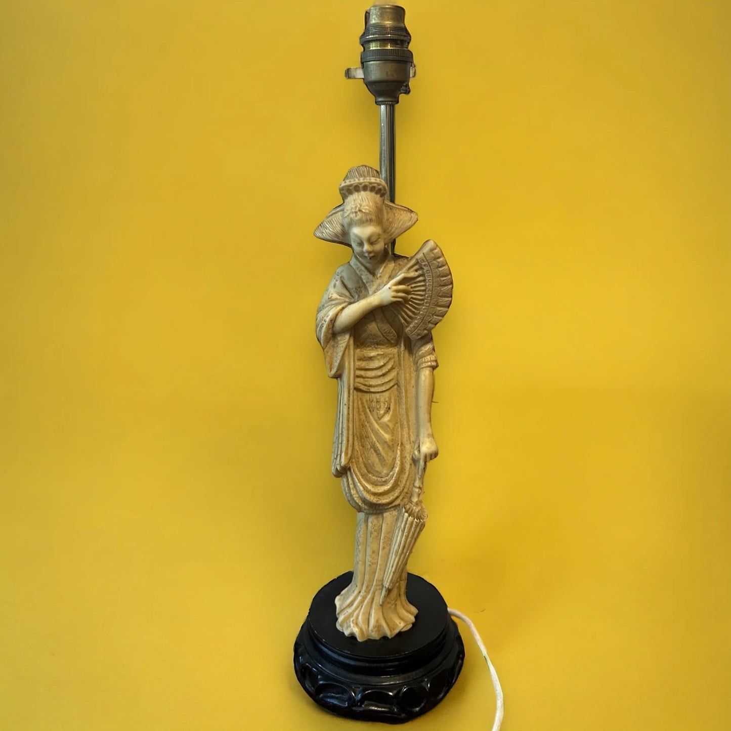 Vintage 1950s Japanese Geisha Hand Carved Table Lamp