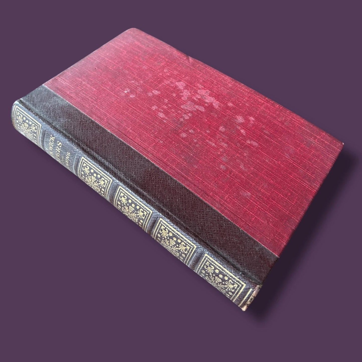 Vintage 1930s Charles Dickens Pickwick Papers Hardback Book