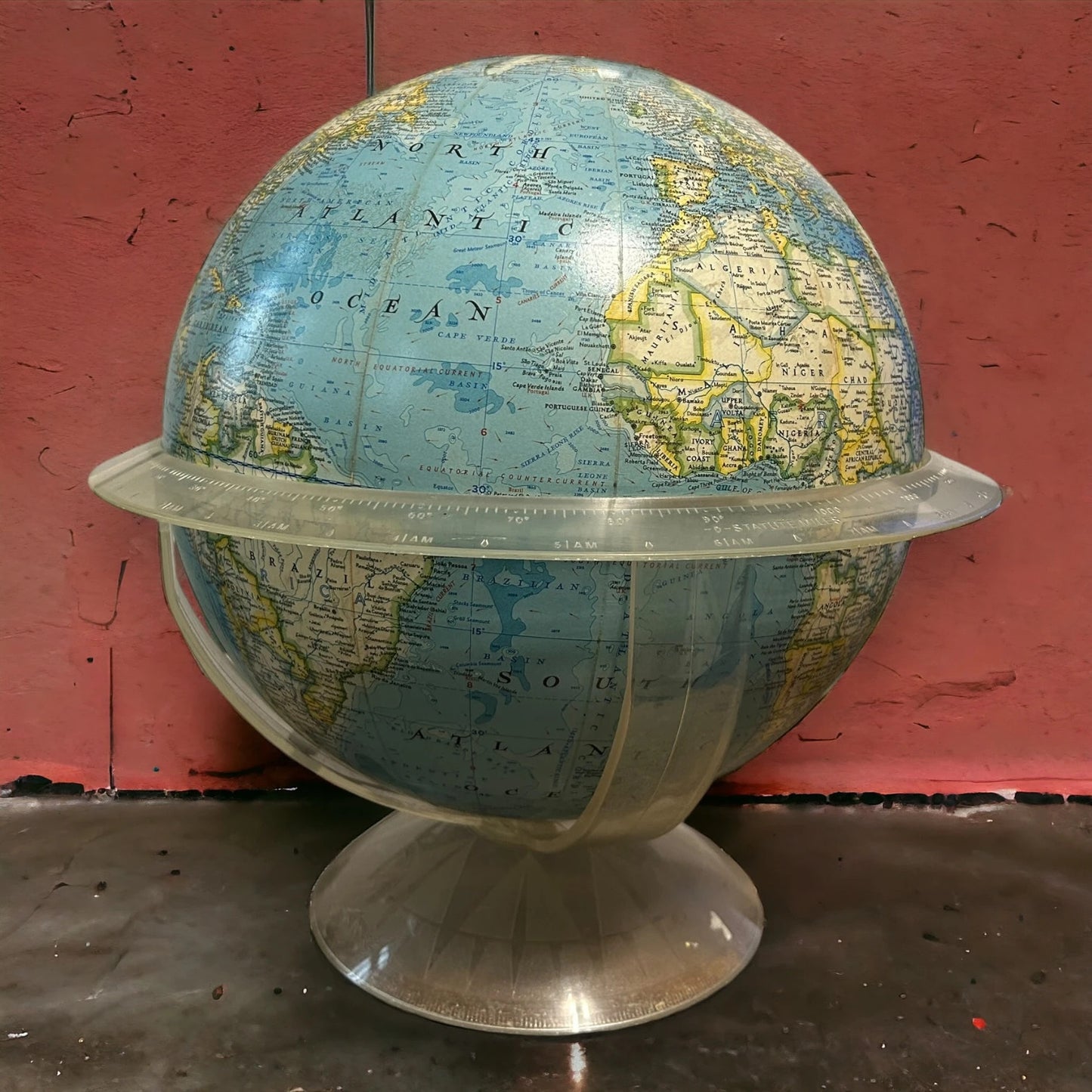 Vintage 1960s Light up Globe Lamp