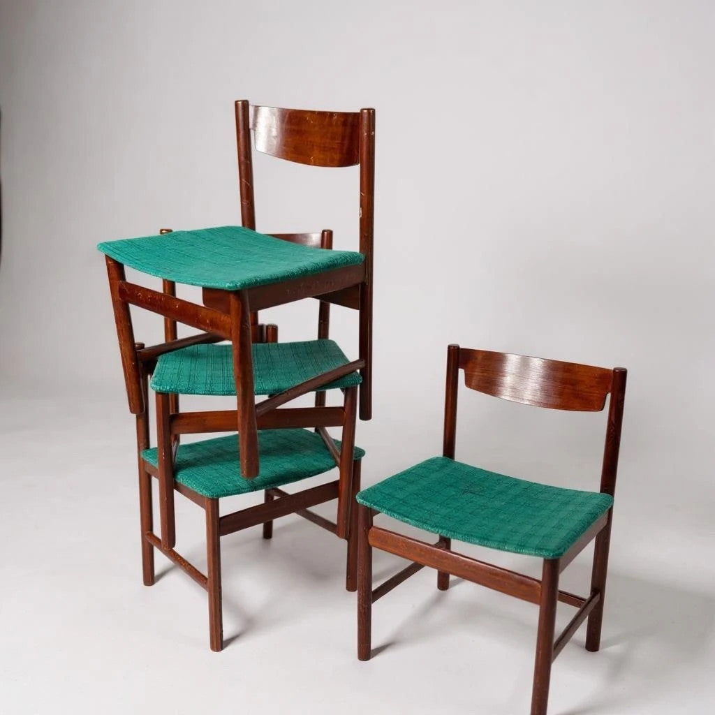 Mid Century Modern Rosewood Veneer Set of Four Dining Chairs