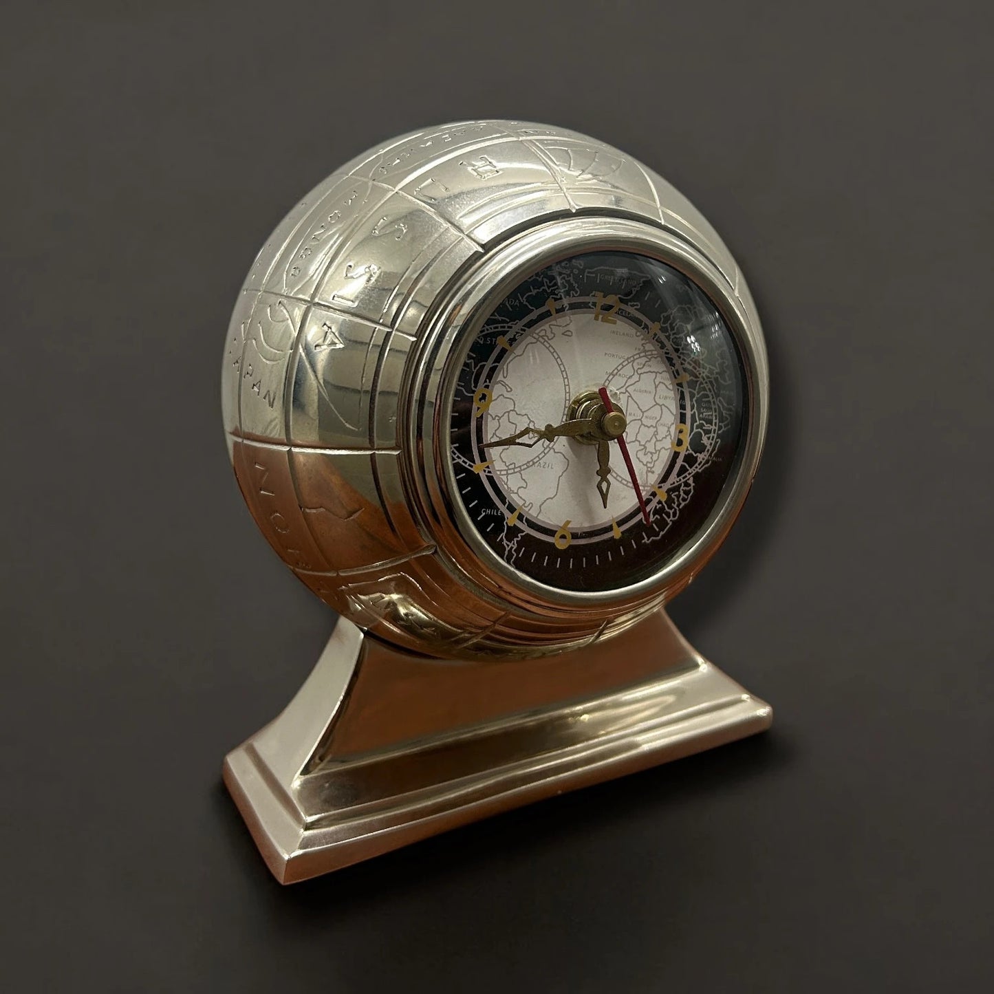 Vintage 90s globe world shaped table clock