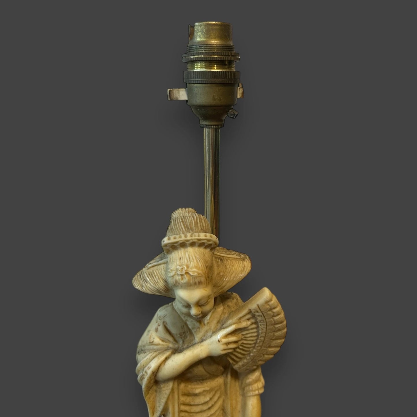 Vintage 1950s Japanese Geisha Hand Carved Table Lamp