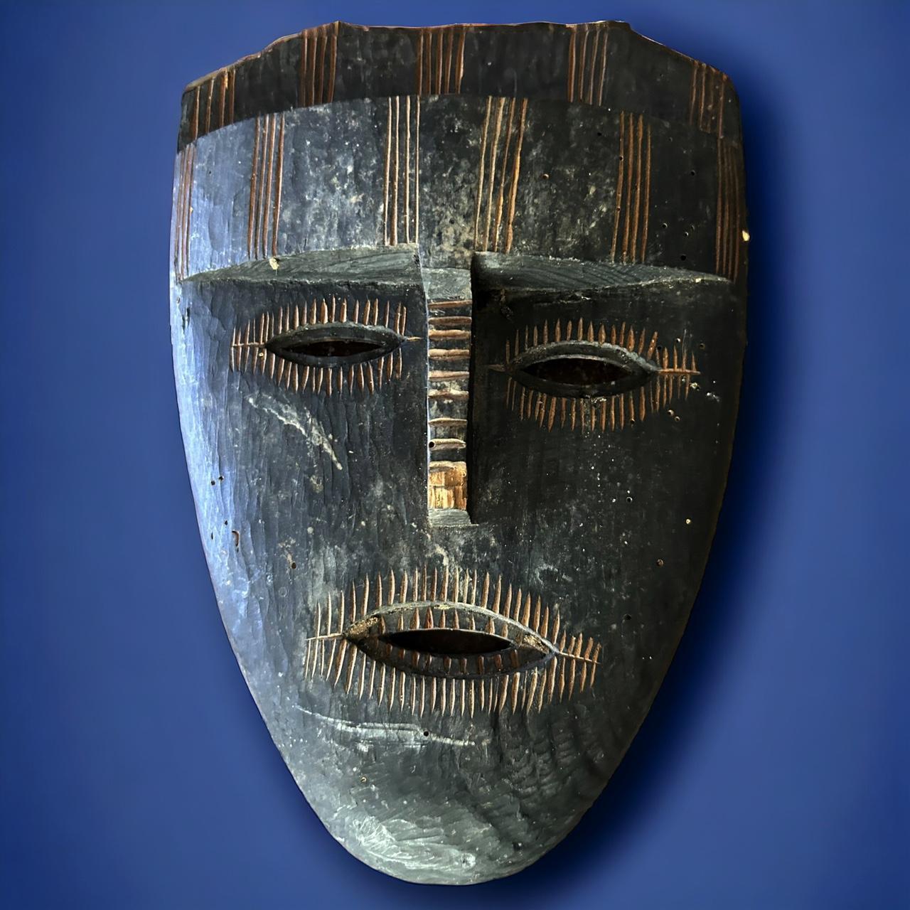 Vintage 1980a Carved Wood Wall Mask