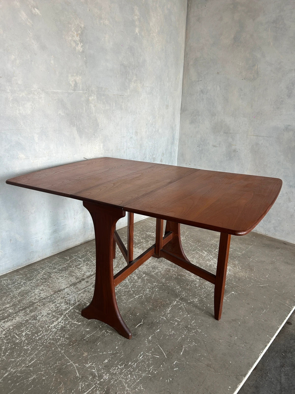 Mid Century Modern G Plan Drop Leaf Extending Dining Table