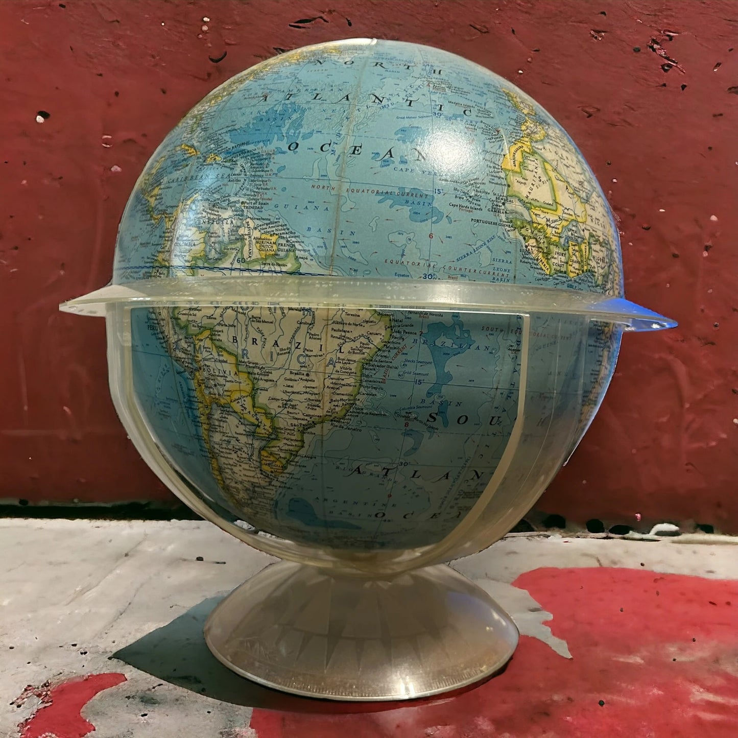 Vintage 1960s Light up Globe Lamp