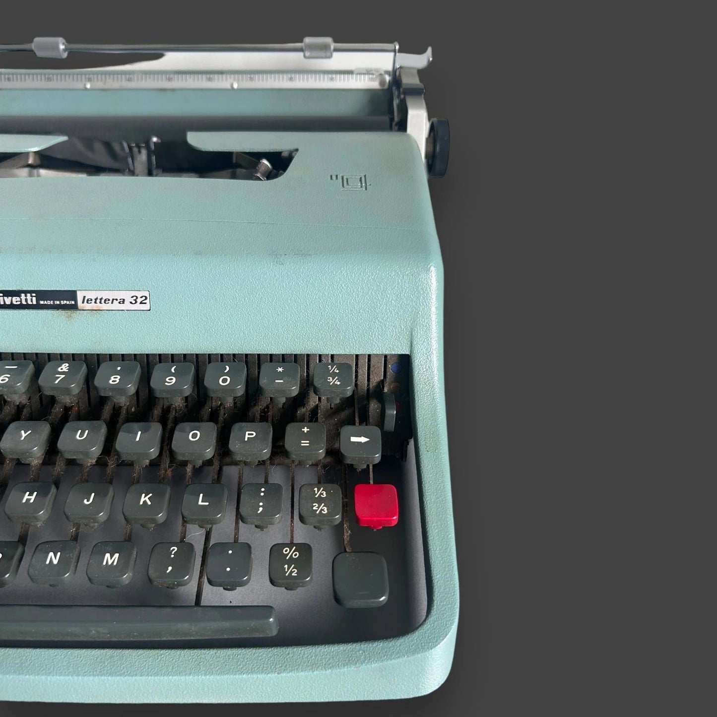 Vintage 1950s Olivetti Lettera 32 Portable Typewriter