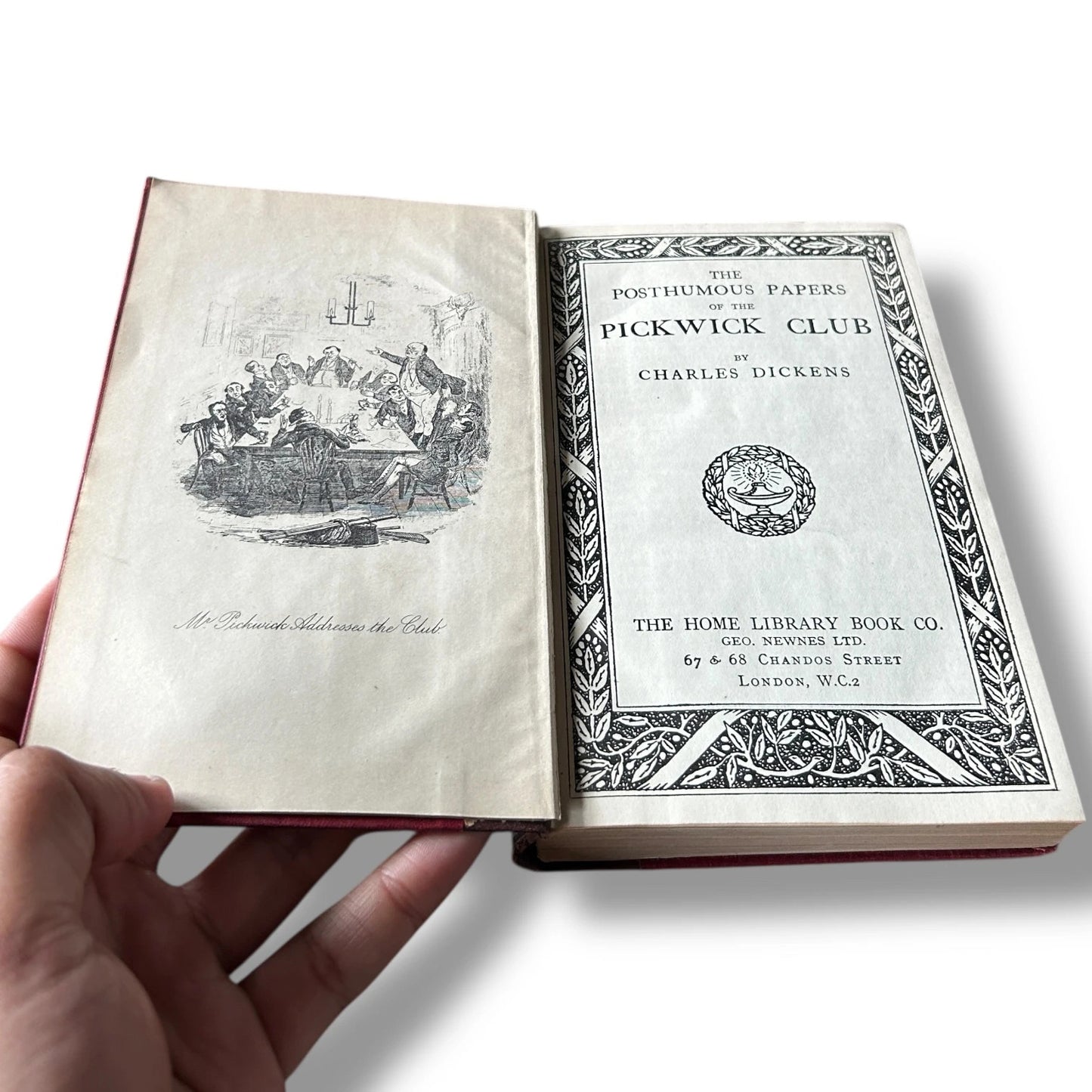 Vintage 1930s Charles Dickens Pickwick Papers Hardback Book