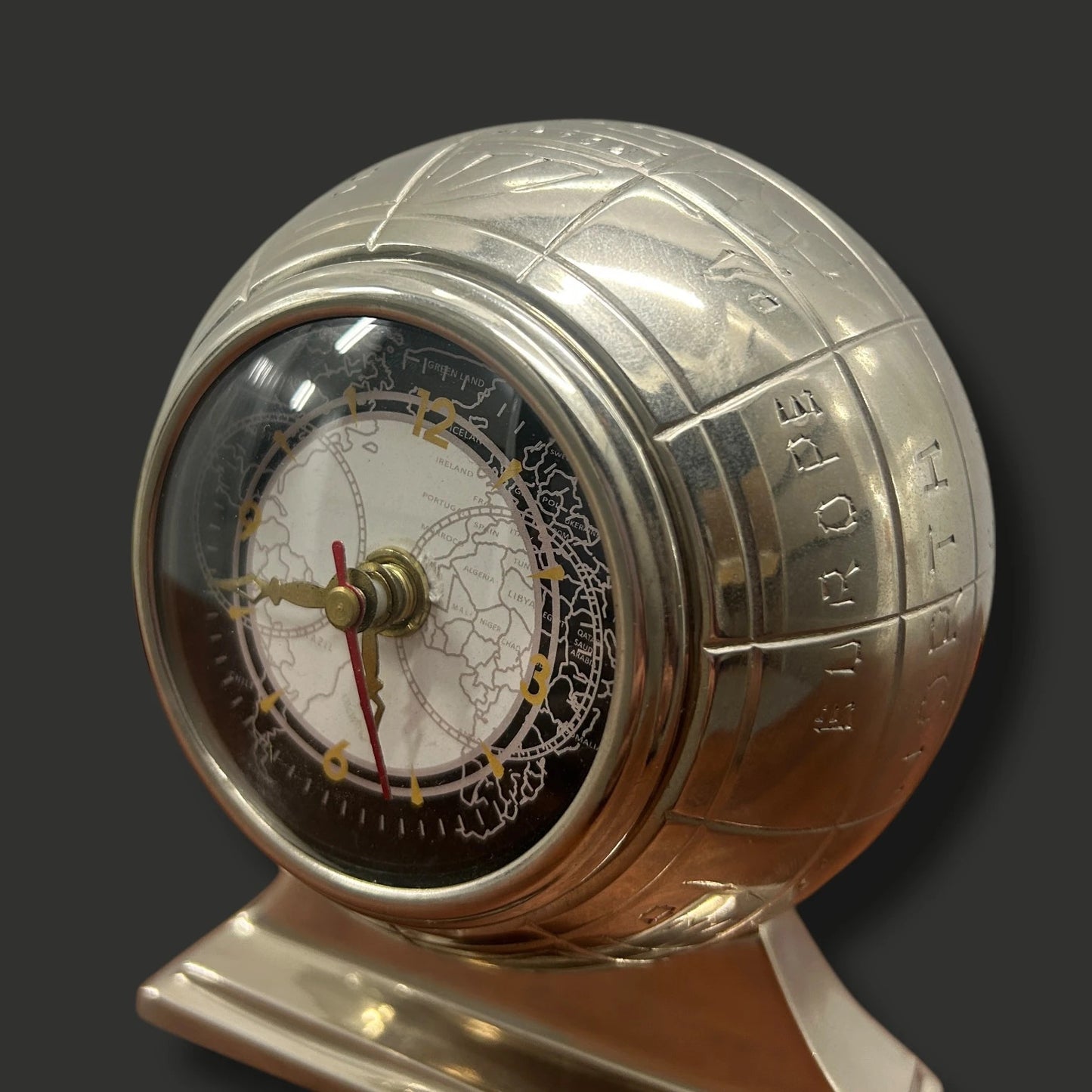 Vintage 90s globe world shaped table clock