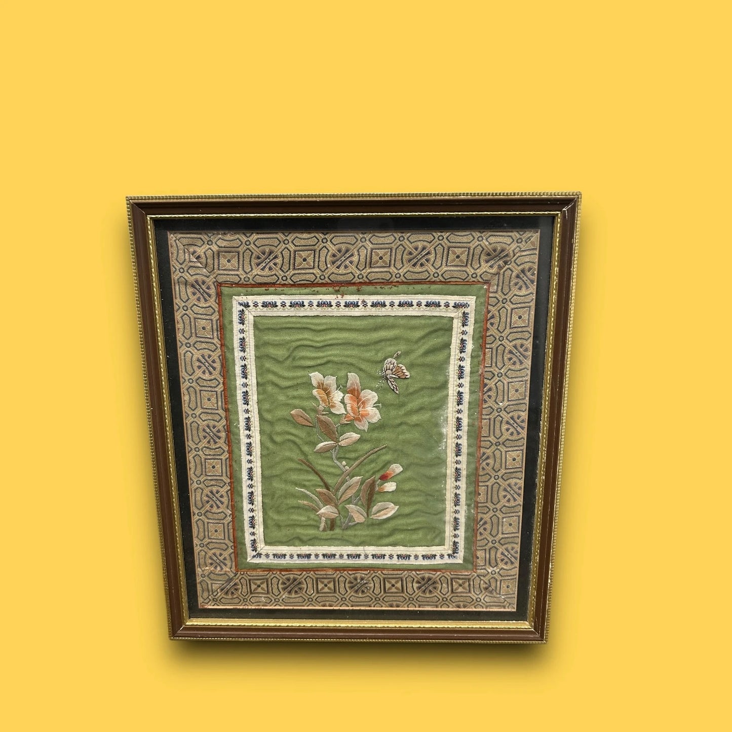 Vintage 1980s Chinese Silk Framed Tapestry