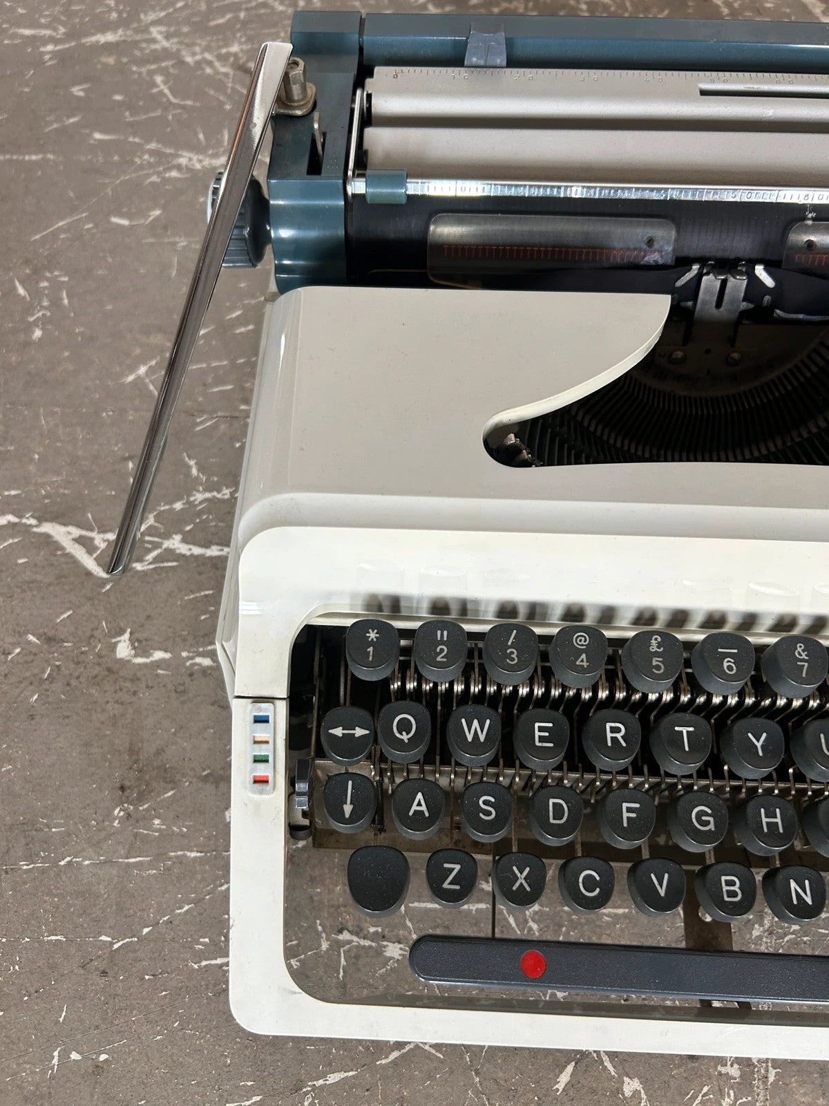 Mid Century Modern Erika Portable Typewriter