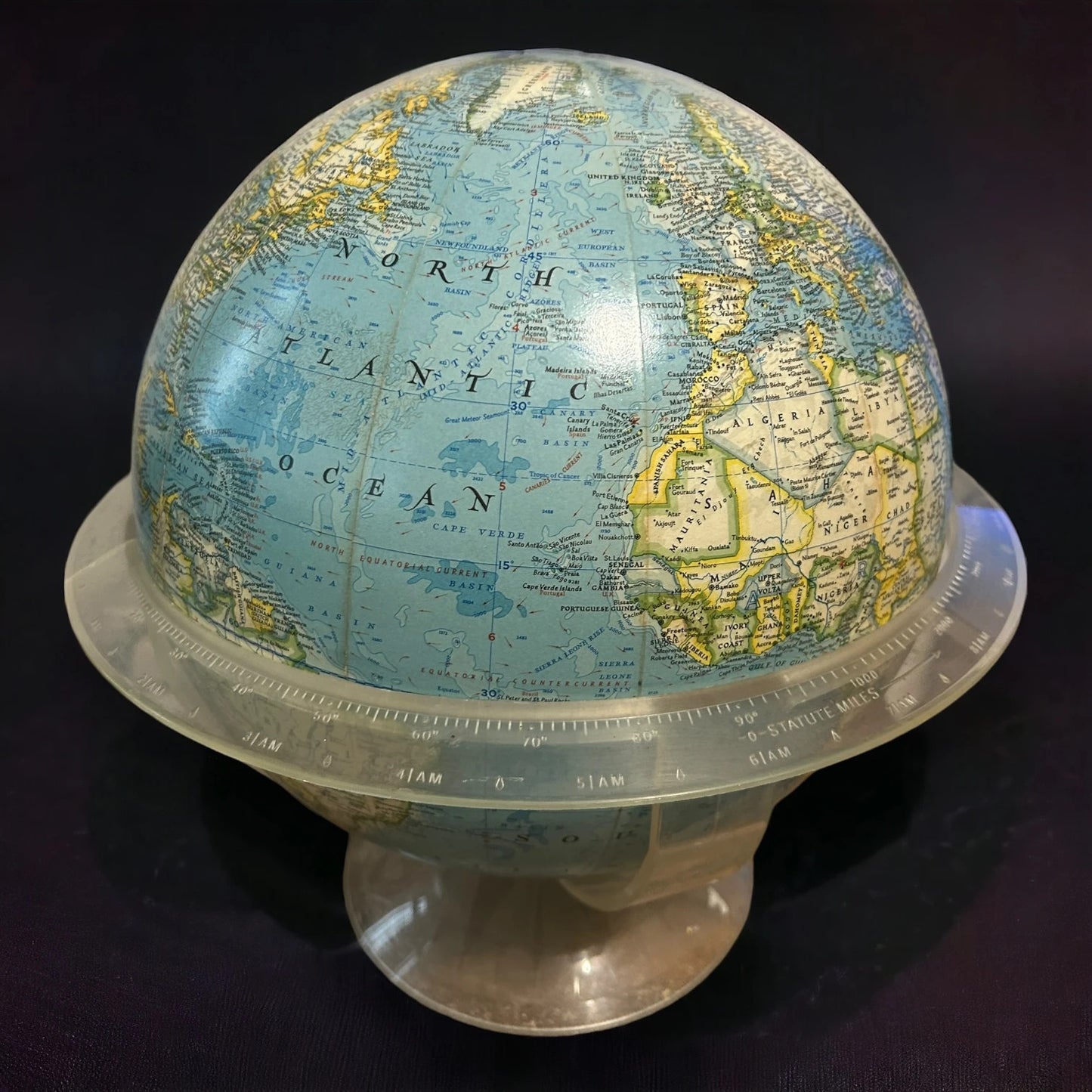 Vintage 1960s Light up Globe Lamp
