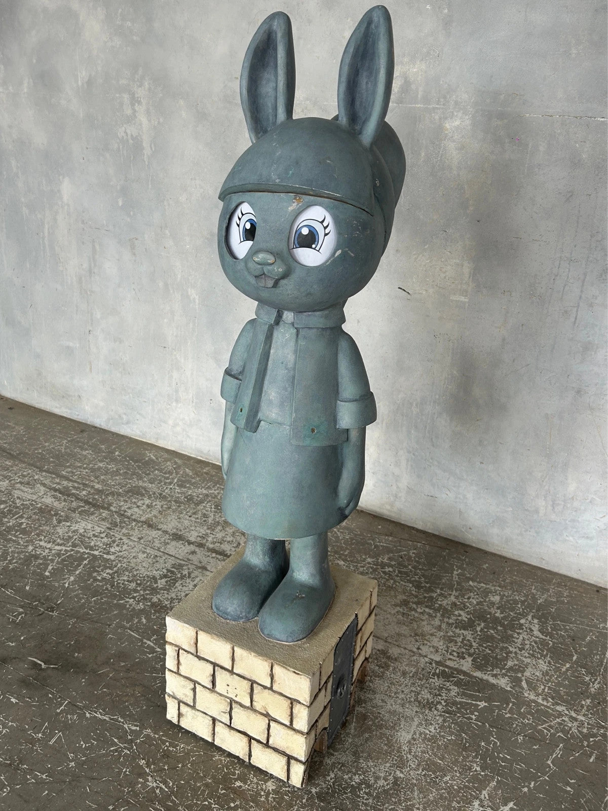 Life-Size Pop Art Bunny Sculpture 140cm Surreal Rabbit Statue
