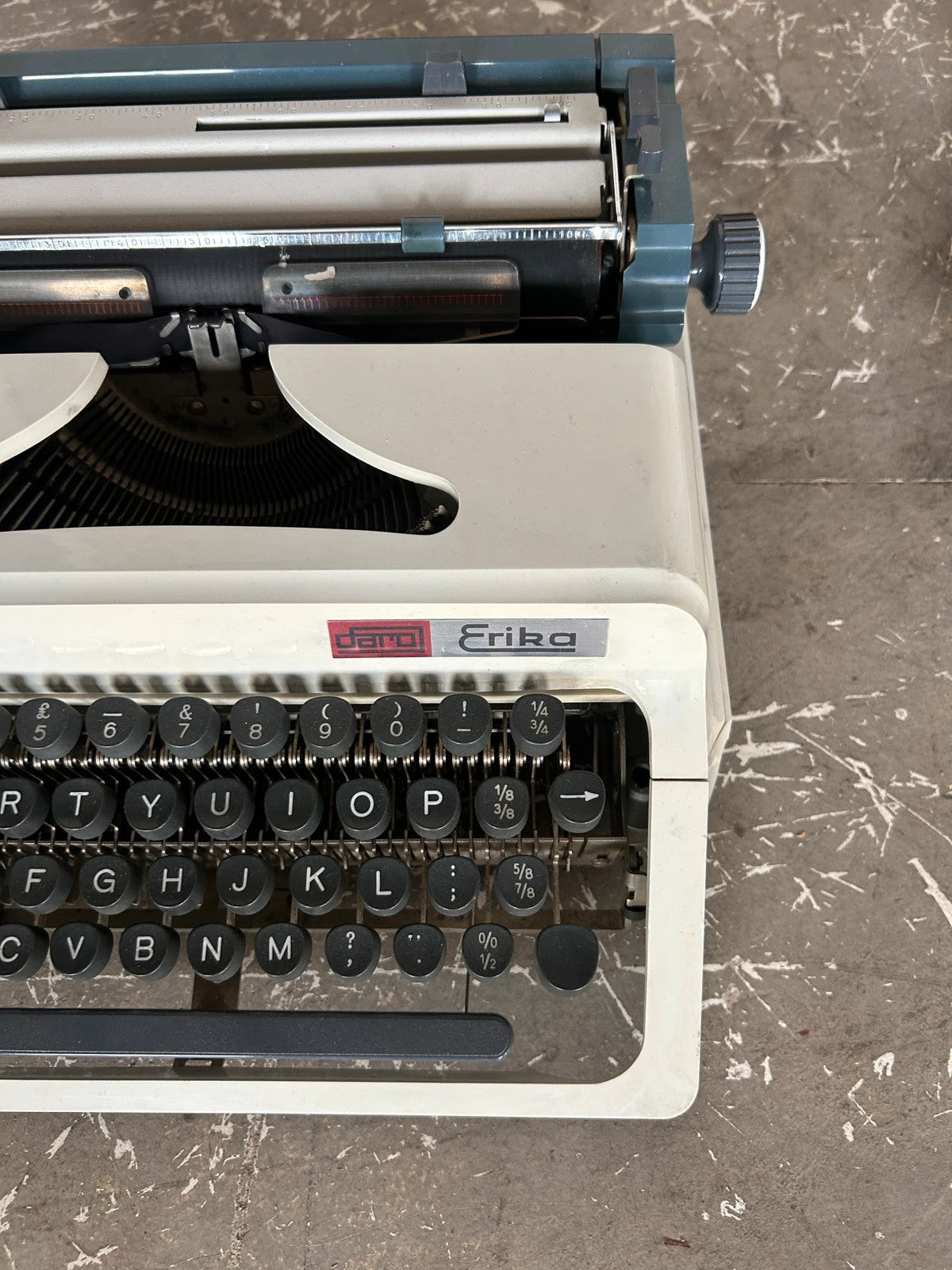 Mid Century Modern Erika Portable Typewriter