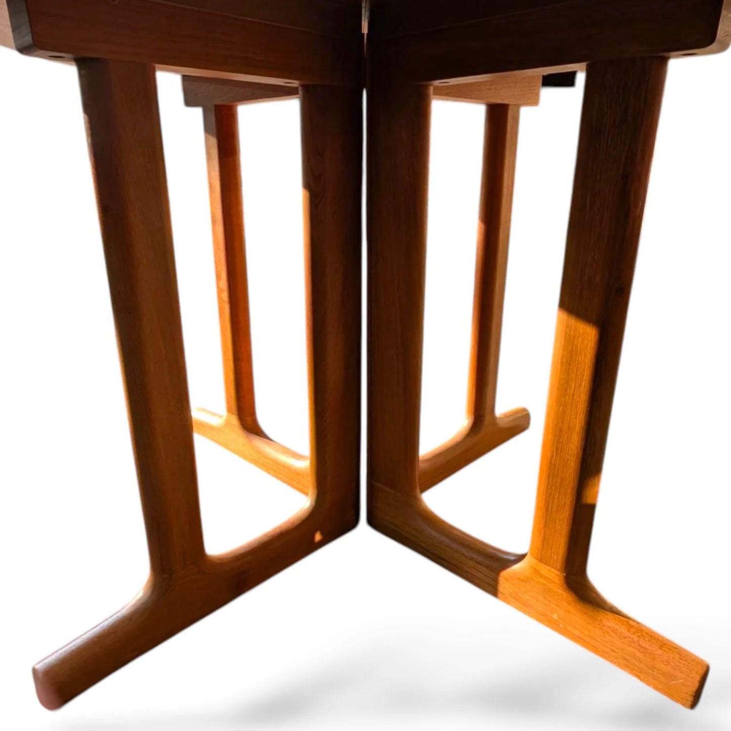 Ansager Møbler Danish Dining Table | Mid-Century Round Extendable Table