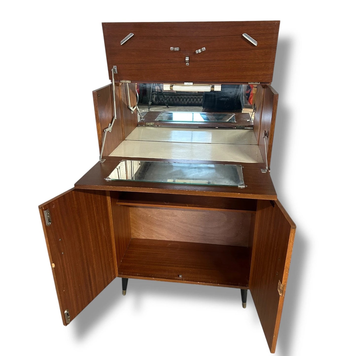 Mid Century Modern Walnut Drinks Cocktail Cabinet