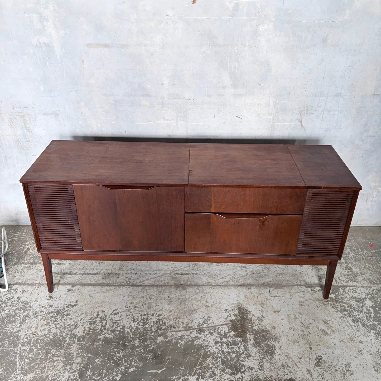 Mid Century Dynatron Transpower SRX26 Walnut Radiogram Record Player & Stereo Console
