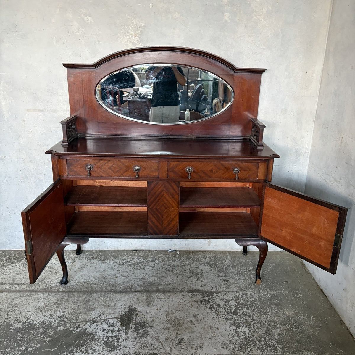 Arts & Crafts Mahogany Inlaid Hall Cabinet with Oval Mirror – original photograph 9