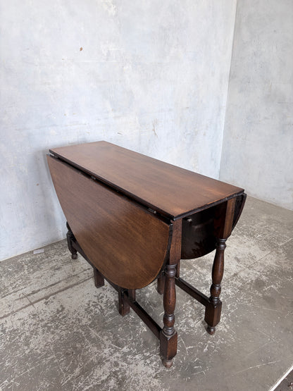 Vintage Oak Drop Leaf Dining Table – Round Gateleg Extending Table