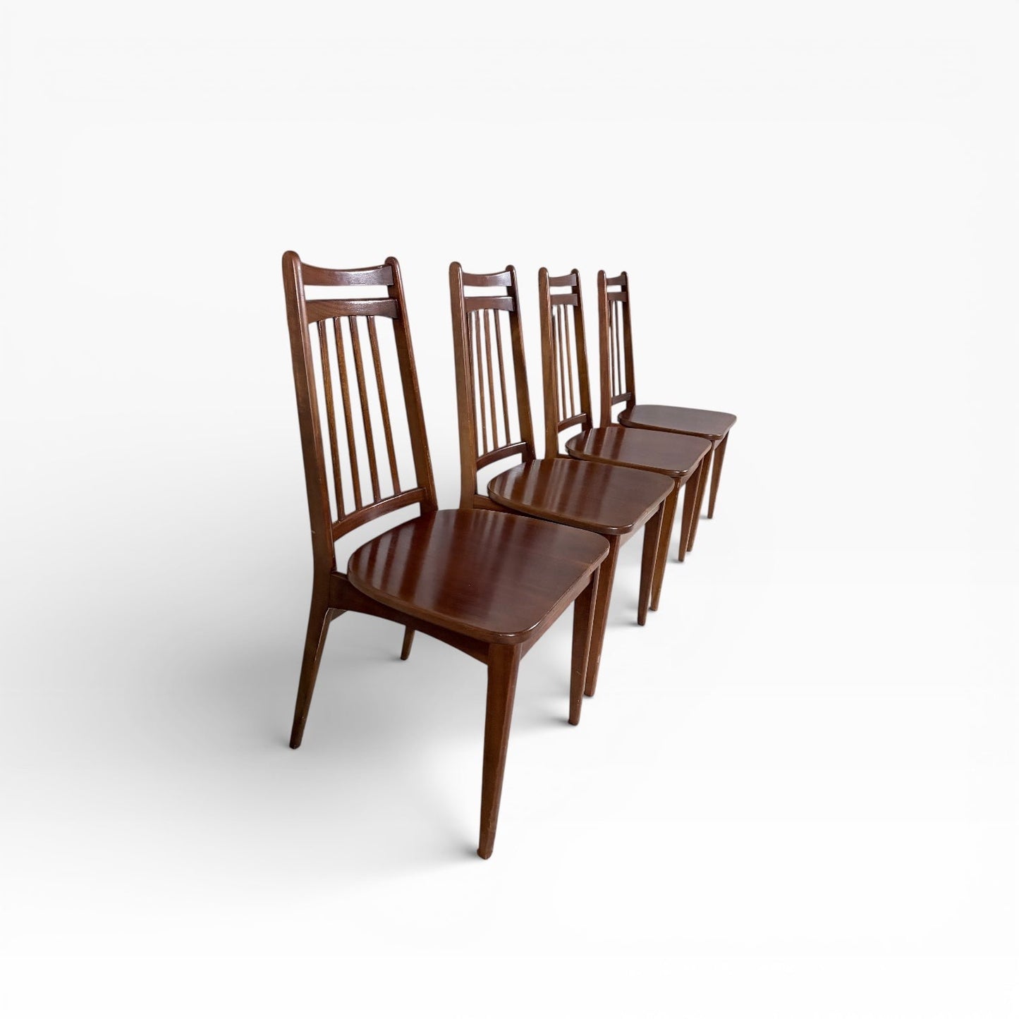 Elliot’s of Newbury Mid Century Extending Round Dining Table & 4 Newbury Chairs – Teak 1960s Dining Set — view 8