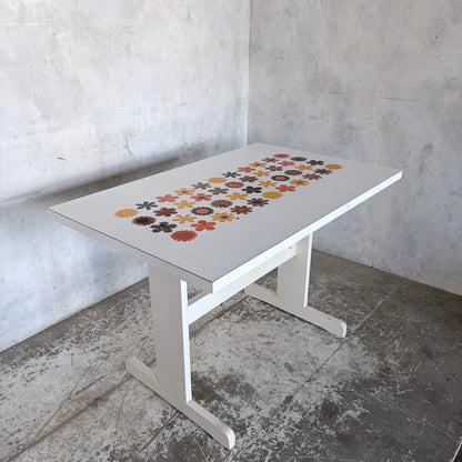 Mid Century Space Age Floral Formica Dining Table – Retro 1970s White Kitchen Table