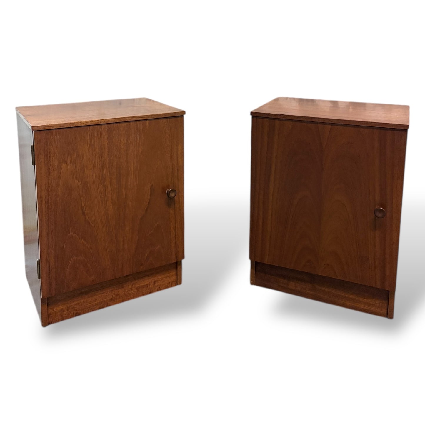 Mid-Century Teak Bedside Cabinets – Vintage Scandinavian Style Nightstands (Pair)
