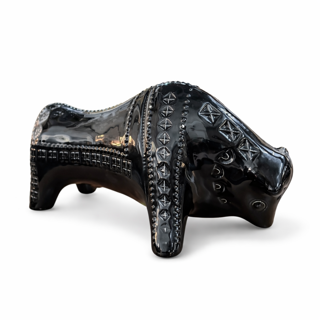 Bitossi Black Ceramic Bull Sculpture – Mid-Century Italian Design