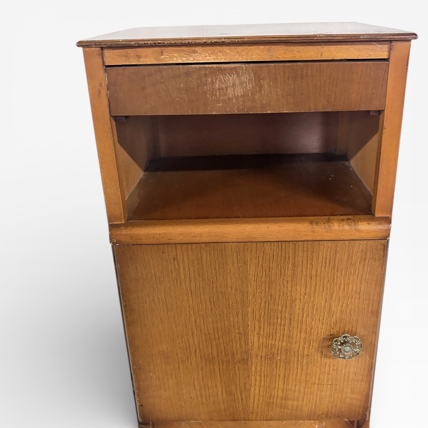 Vintage Oak Bedside Cabinet – Compact Storage with Brass Handle Drawer