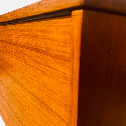 Avalon Teak Blanket Box – Mid Century Vintage Teak Storage Chest | Durable Lift-Top Box