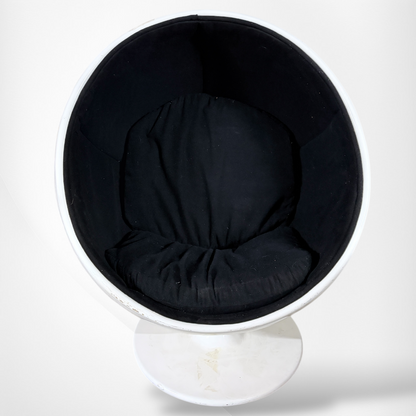 Space Age Egg Chair – Retro Pod Chair With Sculptural Pedestal Base