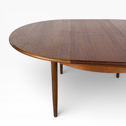 White & Newton Round Extending Dining Table – Mid-Century Vintage