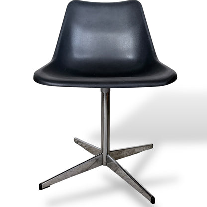 Vintage Robin Day Swivel Chair – Black Shell with Chrome Base