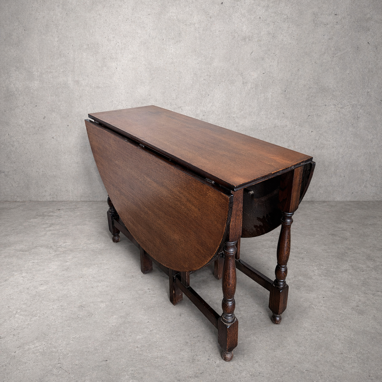 Vintage Oak Drop Leaf Dining Table – Round Gateleg Extending Table