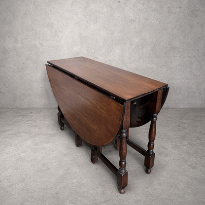 Vintage Oak Drop Leaf Dining Table – Round Gateleg Extending Table