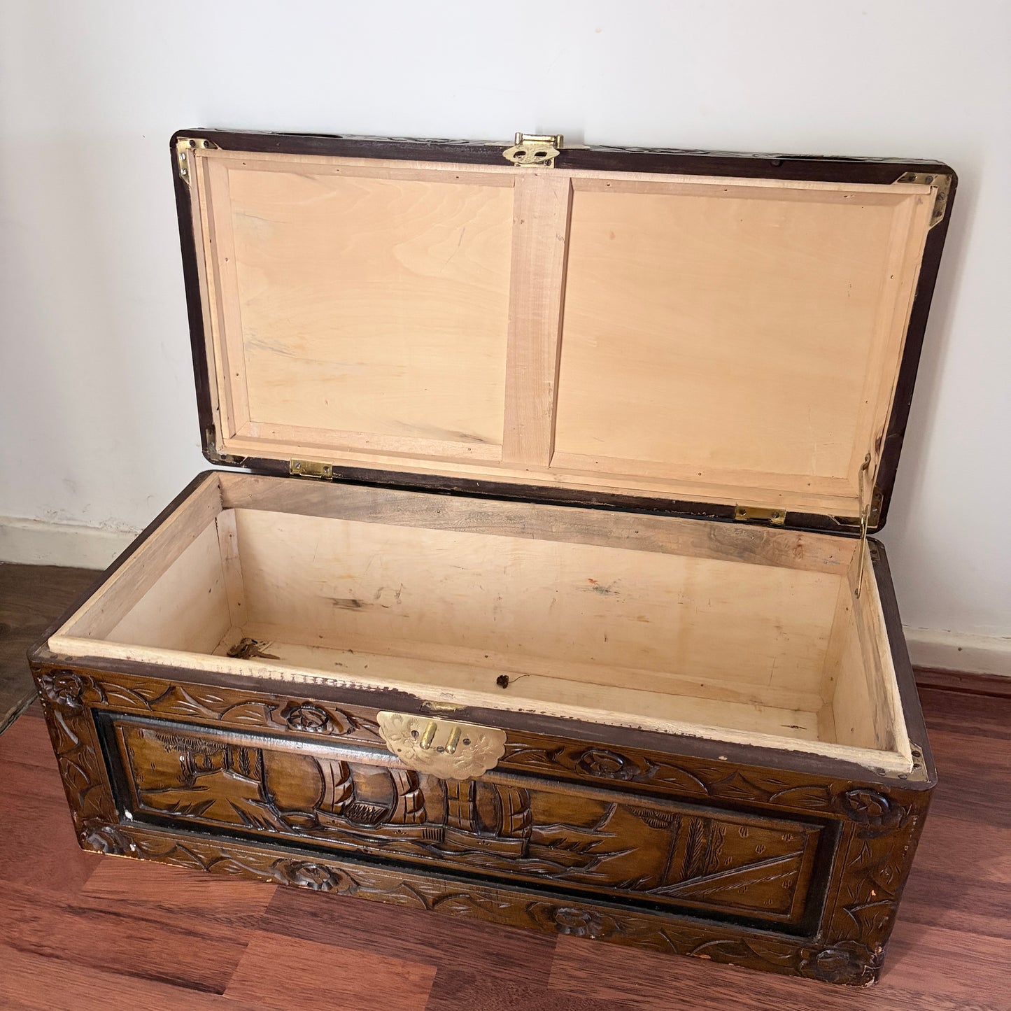 Antique Chinese Camphor Wood Carved Blanket Chest Hand-Carved Hope Chest Storage Trunk