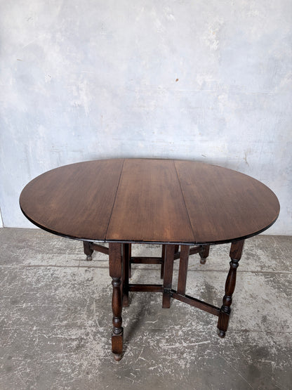 Vintage Oak Drop Leaf Dining Table – Round Gateleg Extending Table