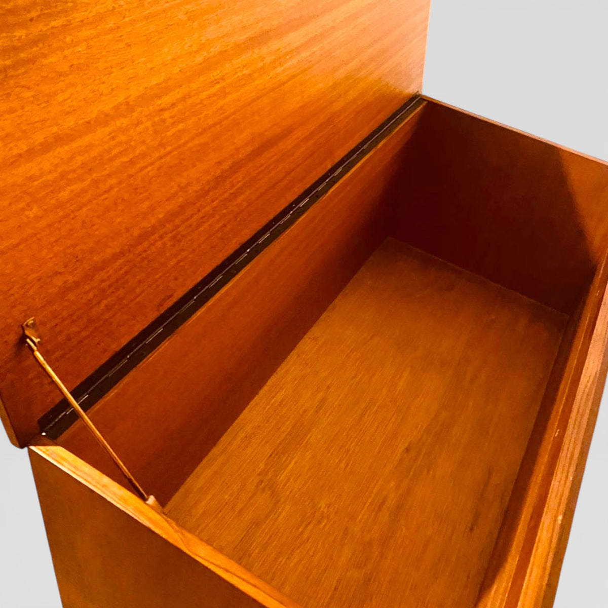 Avalon Teak Blanket Box – Mid Century Vintage Teak Storage Chest | Durable Lift-Top Box