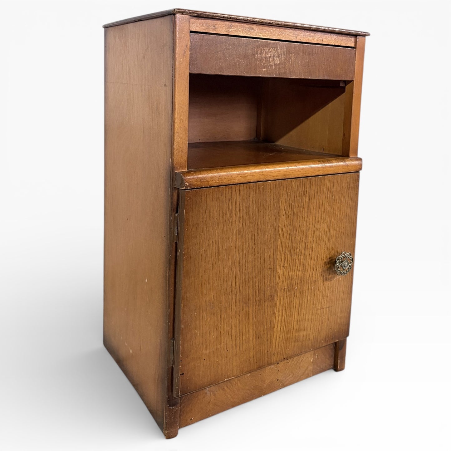 Vintage Oak Bedside Cabinet – Compact Storage with Brass Handle Drawer