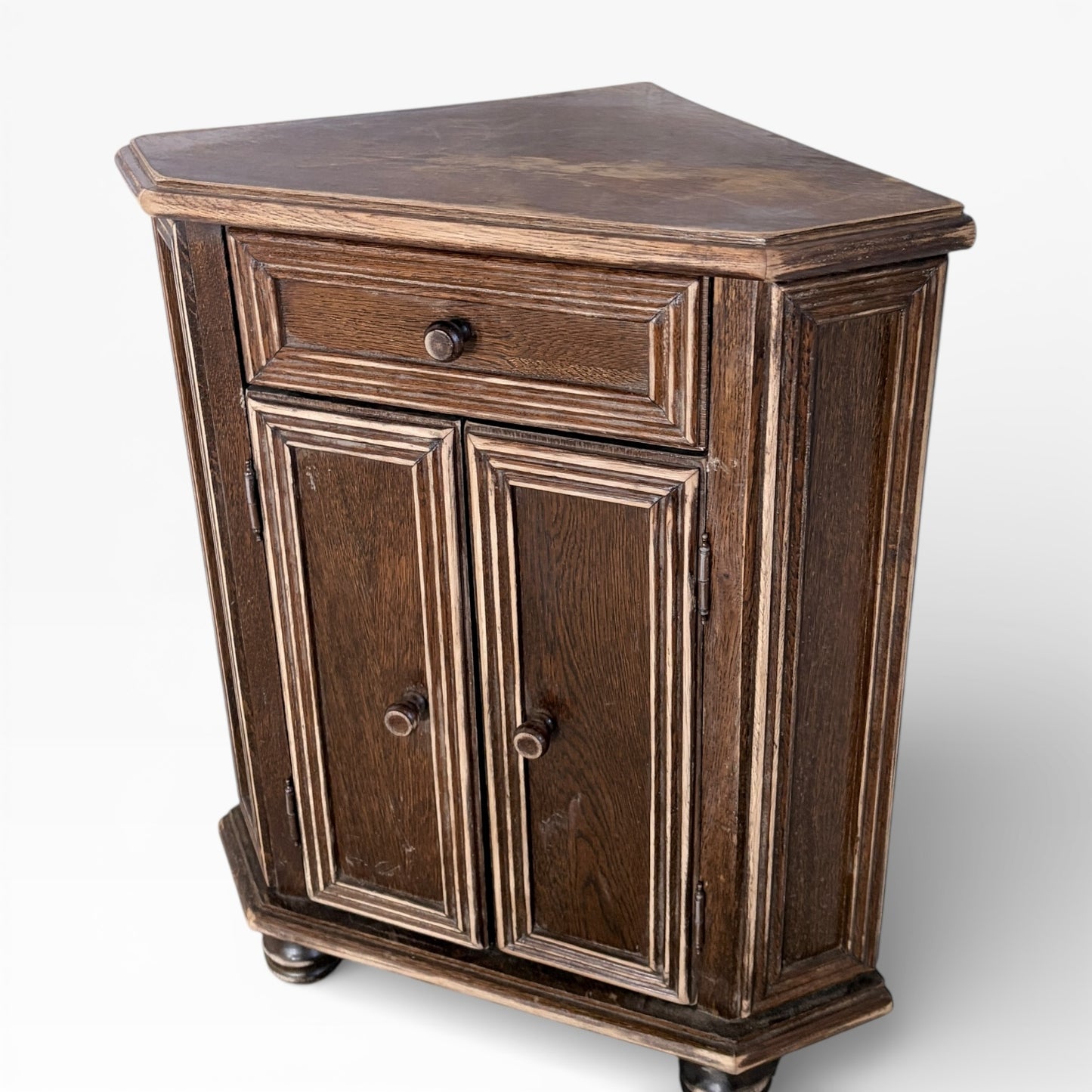 Arts & Crafts Oak Corner Cupboard