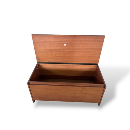 Avalon Teak Blanket Box – Mid Century Storage Chest — view 7