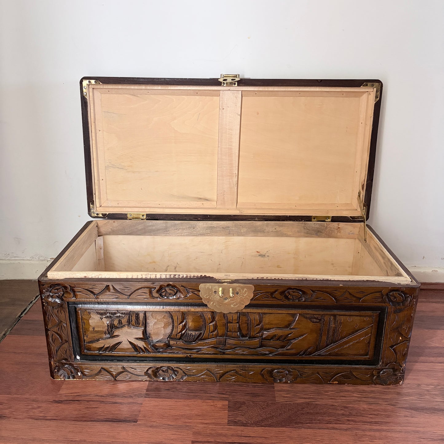 Antique Chinese Camphor Wood Carved Blanket Chest Hand-Carved Hope Chest Storage Trunk