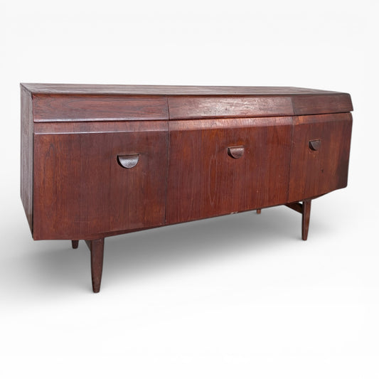 Mid Century Teak Sideboard – Elliot’s of Newbury British Vintage Furniture Design