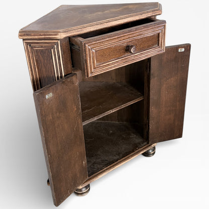 Arts & Crafts Oak Corner Cupboard