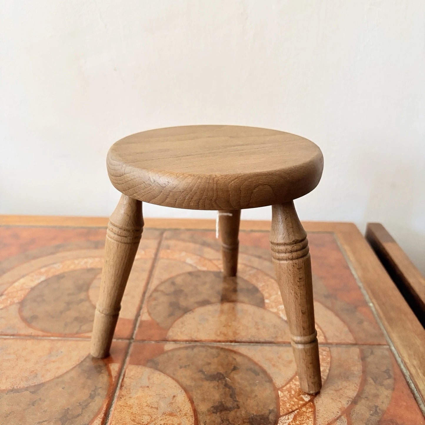 Handmade solid elm plant stand – view 3
